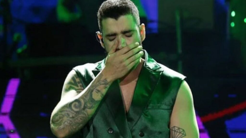Gusttavo Lima Enfrenta Peripécias em Show Após Palco Ceder em Cuiabá
