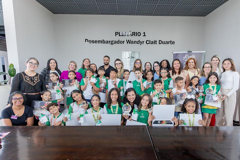 Estudantes de Cuiabá se Destacam em Concurso Cultural de Combate à Violência Doméstica Imagem do artigo