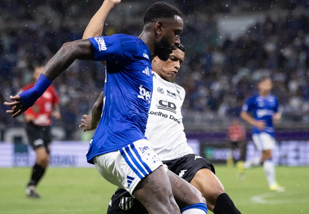 Cruzeiro é surpreendido pelo Democrata em estreia de Gerson no Mineirão Cruzeiro é surpreendido pelo Democrata em estreia de Gerson no Mineirão