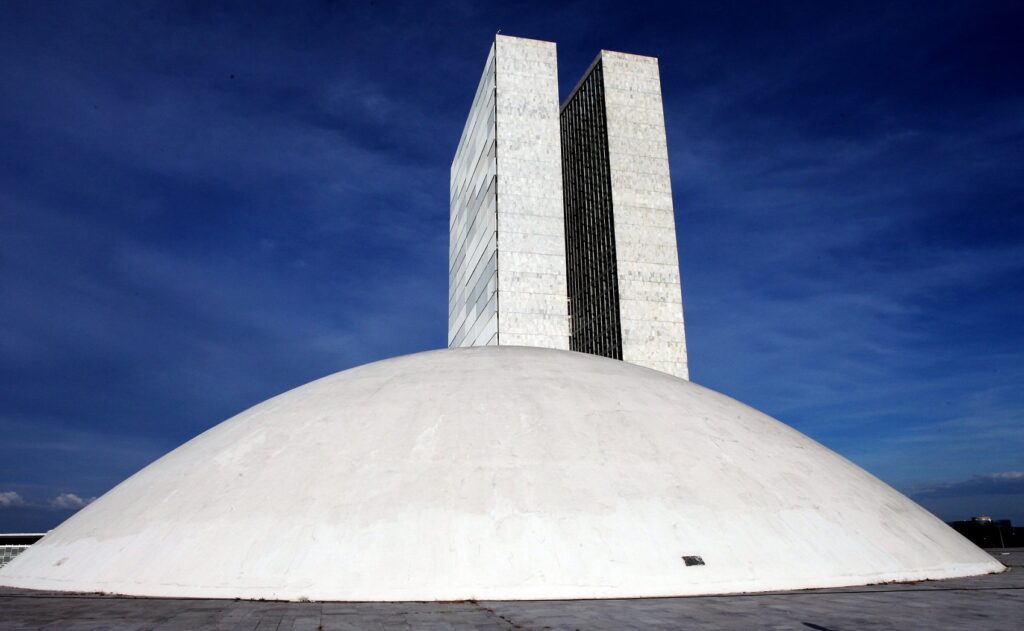 Educação Física: Projeto de Lei Exige Formação e Registro para Professores