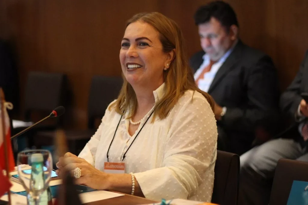 Educação Integral em Goiás: Secretária Propõe Taxação de Jogos para Enfrentar Desafios Sociais