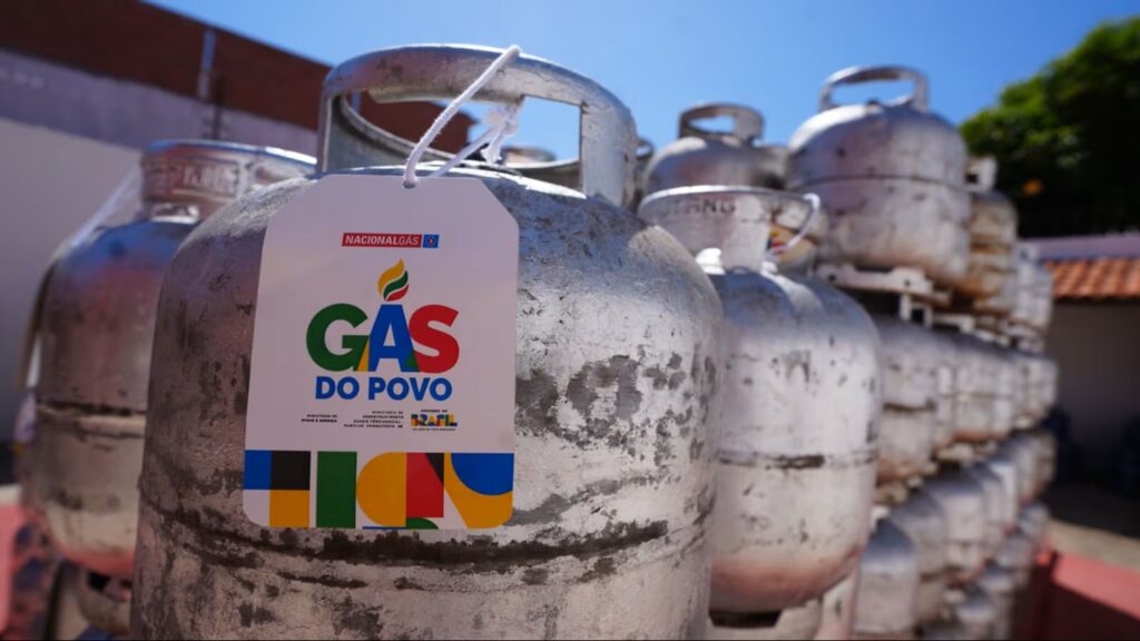 Gás do Povo Expande Recarga Gratuita para 950 Mil Famílias; Confira os Beneficiários Gás do Povo Expande Recarga Gratuita para 950 Mil Famílias; Confira os Beneficiários