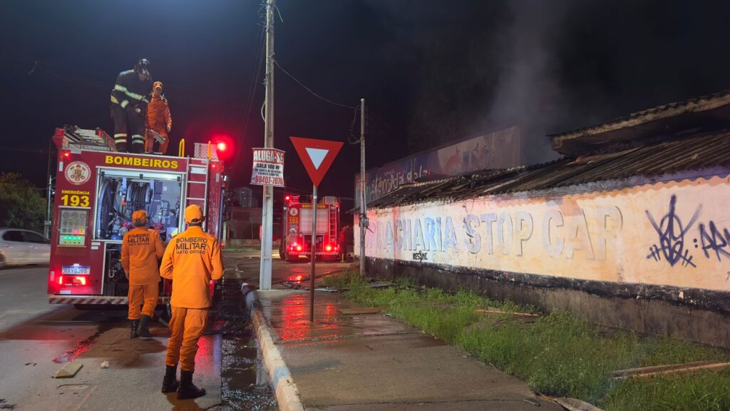 Incêndio em Barracão Abandonado no Bosque da Saúde Chama Atenção em Cuiabá