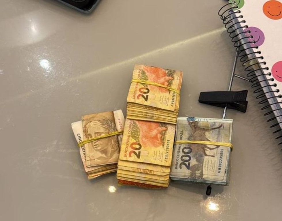 Polícia Civil de MT e AP Desmantela Rede Criminosa em Cuiabá Envolvida em Fraudes Eletrônicas Polícia Civil de MT e AP Desmantela Rede Criminosa em Cuiabá Envolvida em Fraudes Eletrônicas