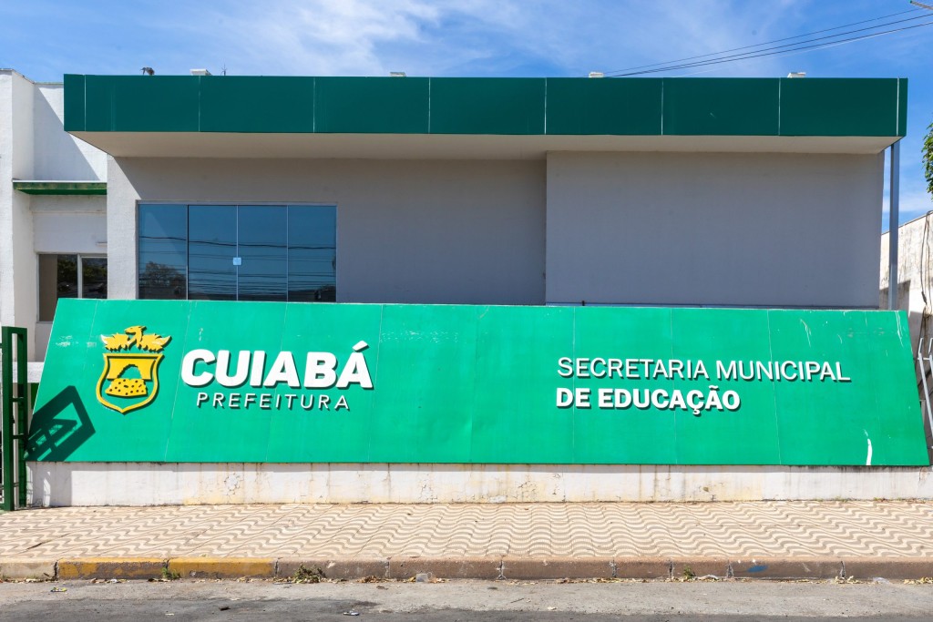 Prefeitura de Cuiabá Implementa Novas Gratificações e Aumenta Salários de Servidores da Educação em até 33% Prefeitura de Cuiabá Implementa Novas Gratificações e Aumenta Salários de Servidores da Educação em