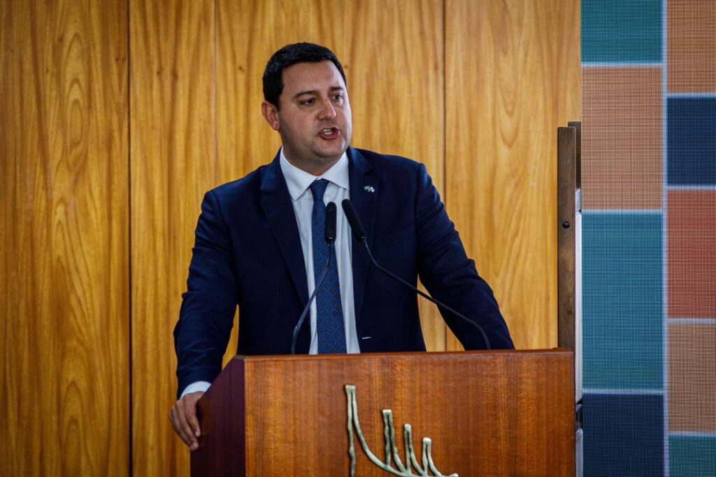 Ratinho Júnior Enfrenta Desafios em Suas Ambições Presidenciais no PSD