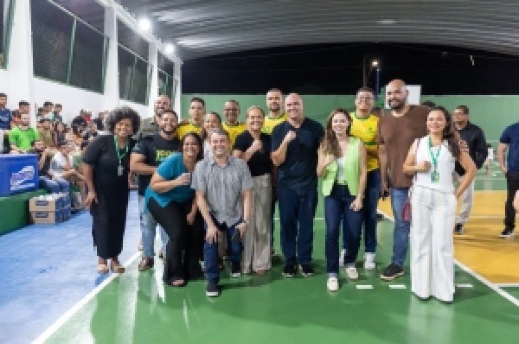 Vereadora Paula Calil Comemora Nova Lei que Prioriza Matrículas Escolares para Filhos de Mulheres Vítimas de Violência Vereadora Paula Calil Comemora Nova Lei que Prioriza Matrículas Escolares para Filhos de Mulheres Ví