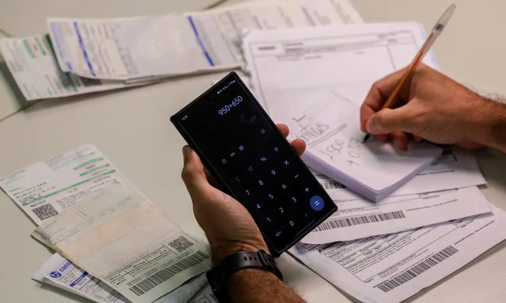 Alerta Financeiro: 1,5 Milhão de Mato-Grossenses Enfrentam Restrições de Crédito em Janeiro