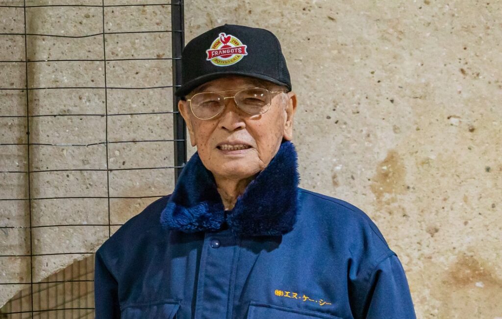 Artista Plástico Masanobu Kazurayama, Sobrevivente da Bomba de Nagasaki, Morre aos 86 Anos Artista Plástico Masanobu Kazurayama, Sobrevivente da Bomba de Nagasaki, Morre aos 86 Anos