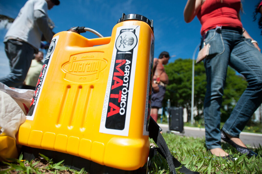 Censura nos Livros Didáticos: Lobby do Agronegócio em Foco