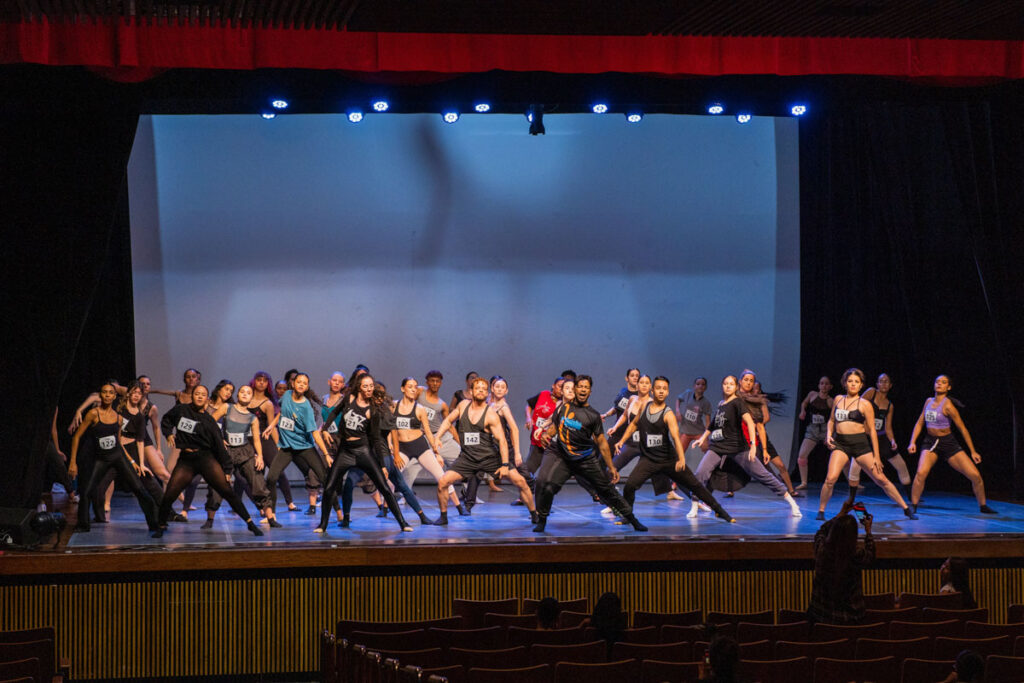 Cine Teatro Cuiabá Recebe Show de Talentos com Eduardo Butakka e Artistas de Nove Cidades Neste Domi