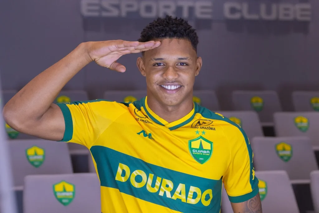 Cuiabá Anuncia a Contratação do Volante Weverson como Reforço para a Temporada