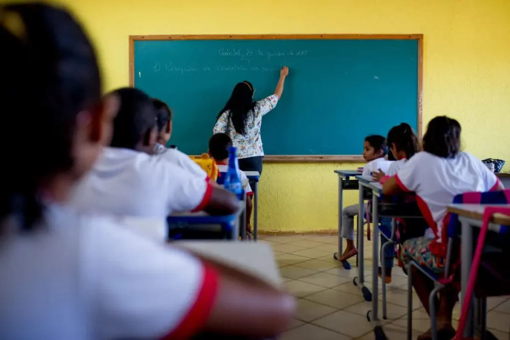 Início do Ano Letivo em Cuiabá: Mais de 370 Mil Alunos Retornam às Aulas Início do Ano Letivo em Cuiabá: Mais de 370 Mil Alunos Retornam às Aulas