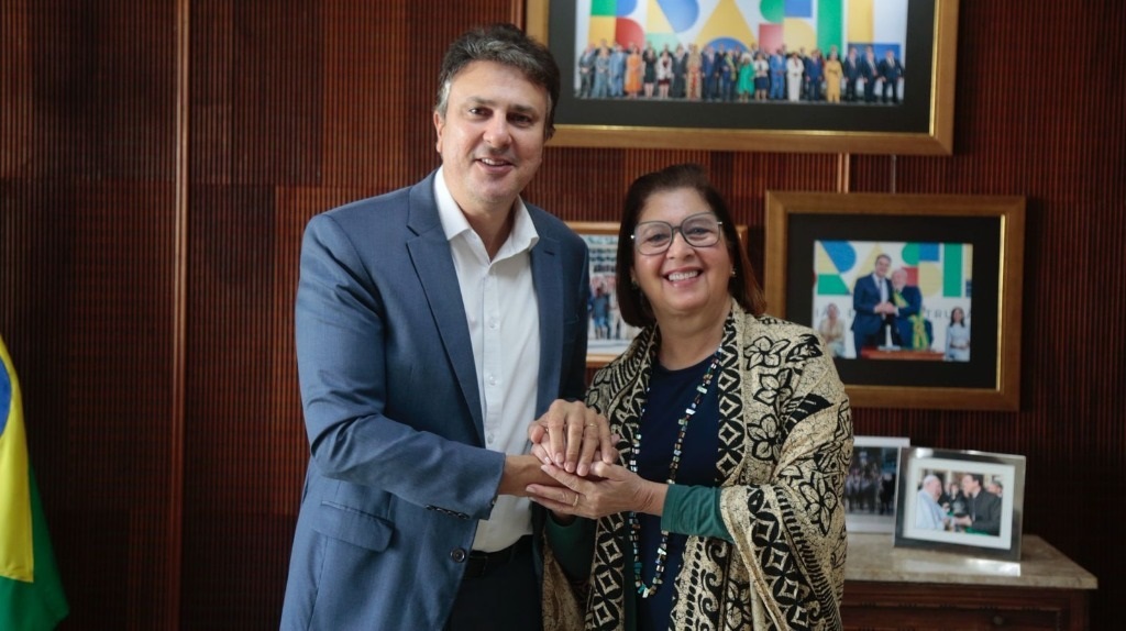 Ministro da Educação Entrega Benefícios para Professores em Mato Grosso Ministro da Educação Entrega Benefícios para Professores em Mato Grosso