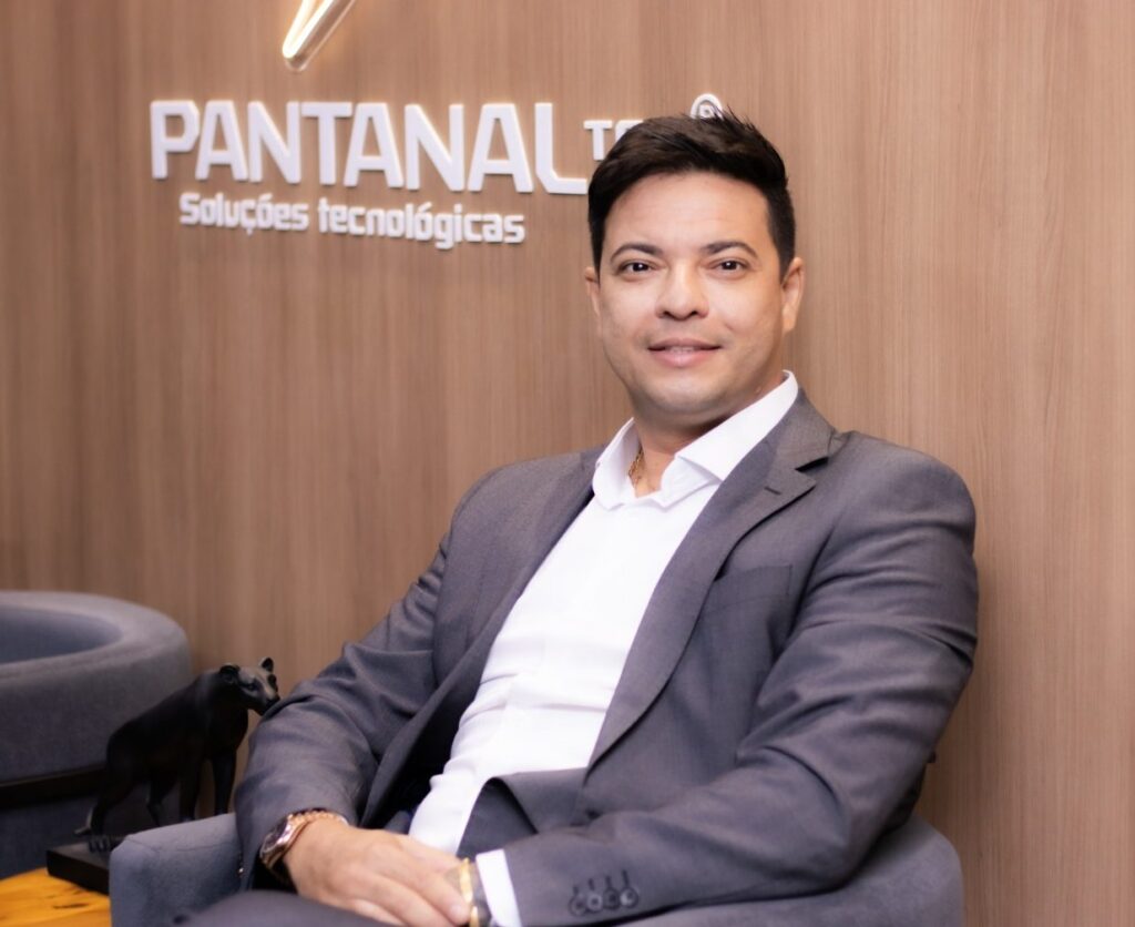 Quarteirização de Software: Uma Revolução para Gestores Públicos e Cidadãos Quarteirização de Software: Uma Revolução para Gestores Públicos e Cidadãos