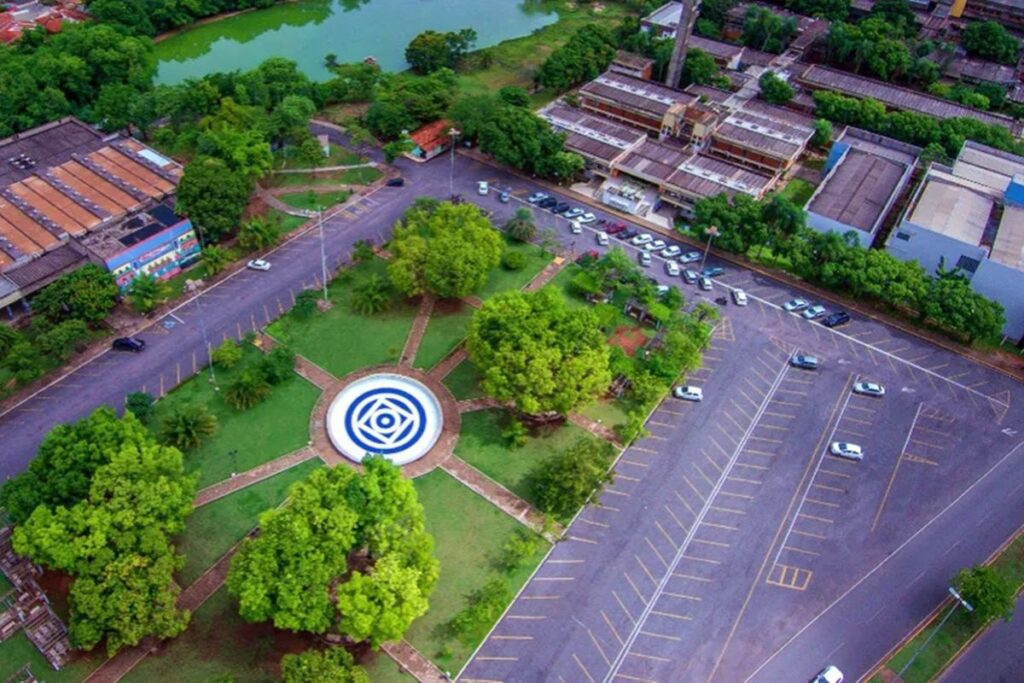 UFMT Realiza Plantio de 150 Mudas Nativas e Frutíferas no Campus Cuiabá UFMT Realiza Plantio de 150 Mudas Nativas e Frutíferas no Campus Cuiabá