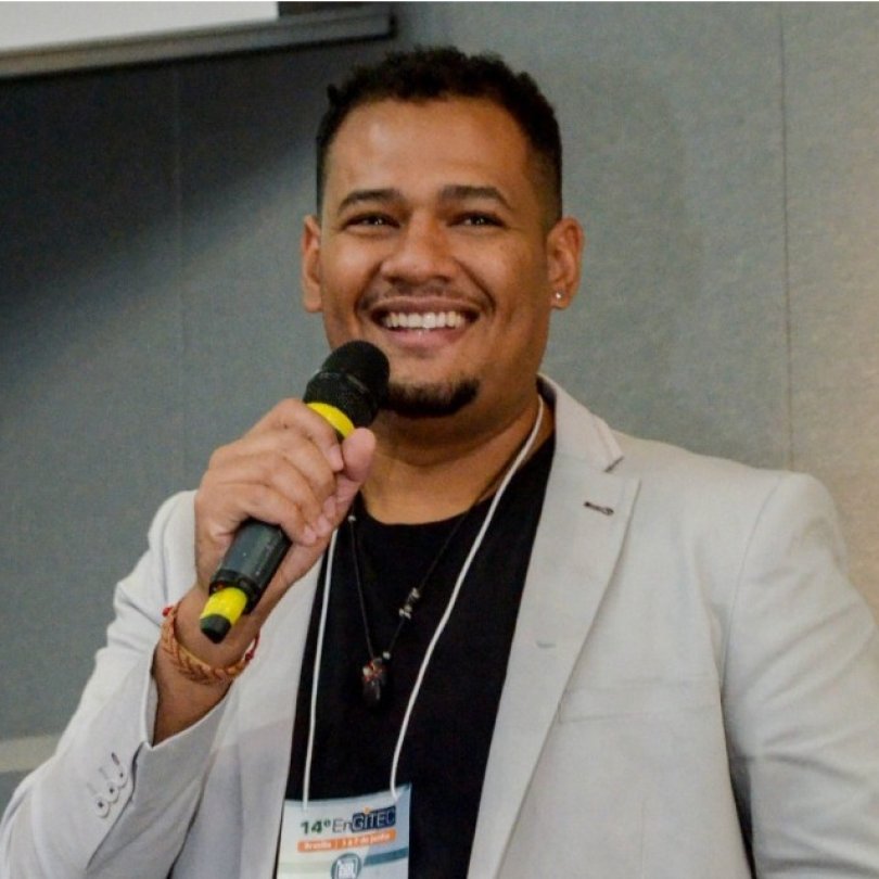 Construindo uma Educação Antimachista: Transformando o Futuro Construindo uma Educação Antimachista: Transformando o Futuro