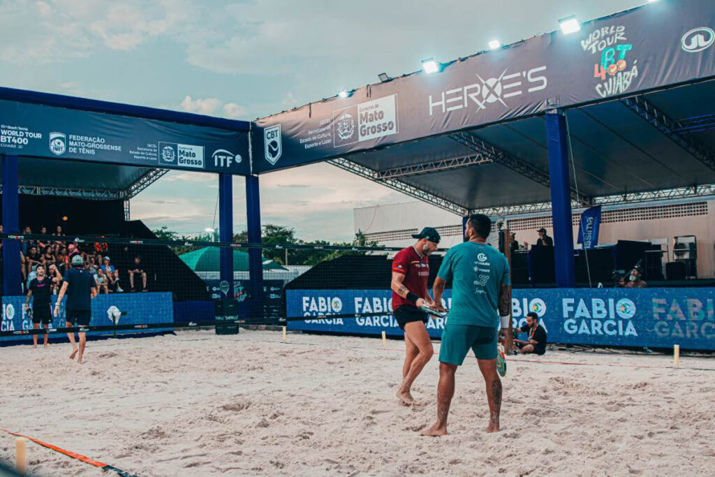 Cuiabá Sedia Quartas de Final do Mundial de Beach Tênis com Estrelas da Modalidade