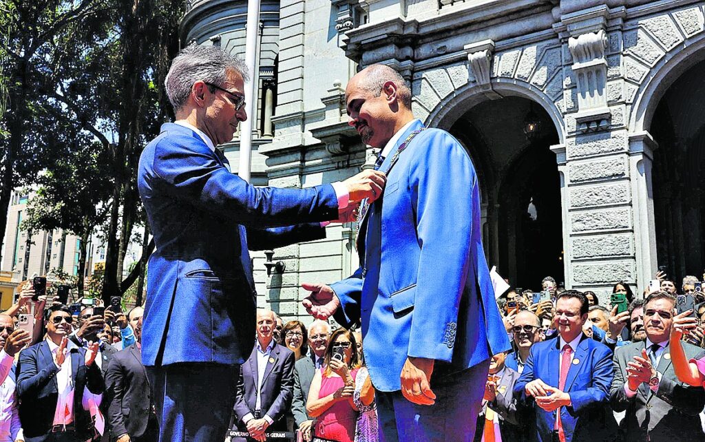 Desafios de Mateus Simões na Governadoria de Minas: Um Novo Capítulo na Política Estadual Desafios de Mateus Simões na Governadoria de Minas: Um Novo Capítulo na Política Estadual