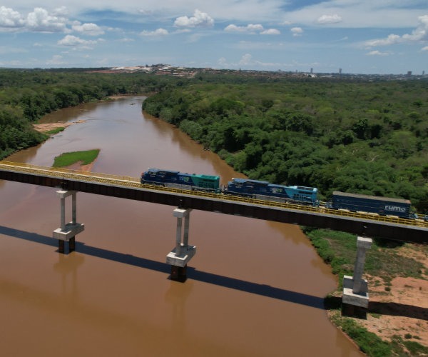 Ferrovia Estadual de Mato Grosso Ultrapassa 100 Km: Avanço Promissor para a Economia Ferrovia Estadual de Mato Grosso Ultrapassa 100 Km: Avanço Promissor para a Economia