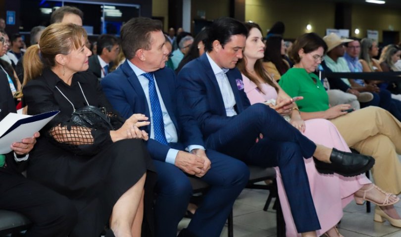 Flávia Moretti no 2º Encontro Mato-grossense de Municípios: Em Busca de Eficiência na Gestão Pública Flávia Moretti no 2º Encontro Mato-grossense de Municípios: Em Busca de Eficiência na Gestão Pública