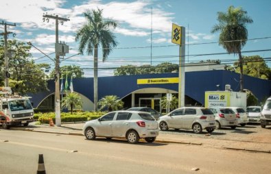 Governo de Mato Grosso Anuncia Pagamento de Salários na Segunda-feira com Total de R$ 780 Milhões Governo de Mato Grosso Anuncia Pagamento de Salários na Segunda-feira com Total de R$ 780 Milhões