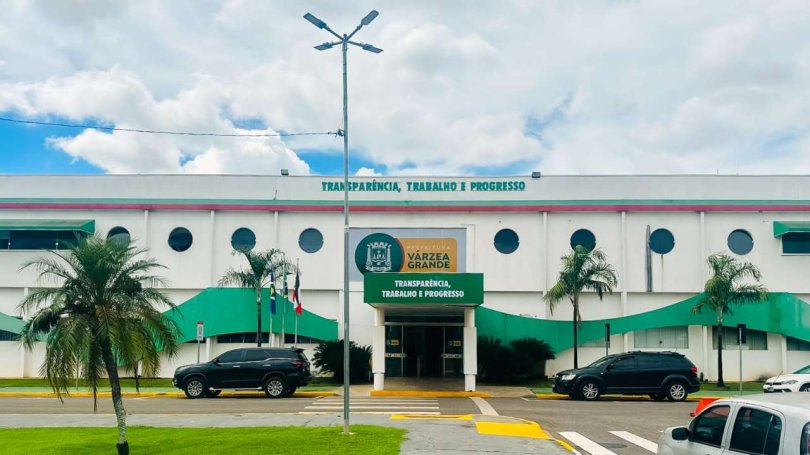 Nova Secretária de Educação Assume Cargo em Várzea Grande Nova Secretária de Educação Assume Cargo em Várzea Grande