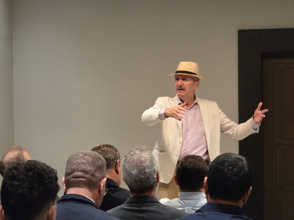 Aldo Rebelo defende: ‘STF não pode interditar o país’ em visita a Cuiabá Aldo Rebelo defende: 'STF não pode interditar o país' em visita a Cuiabá