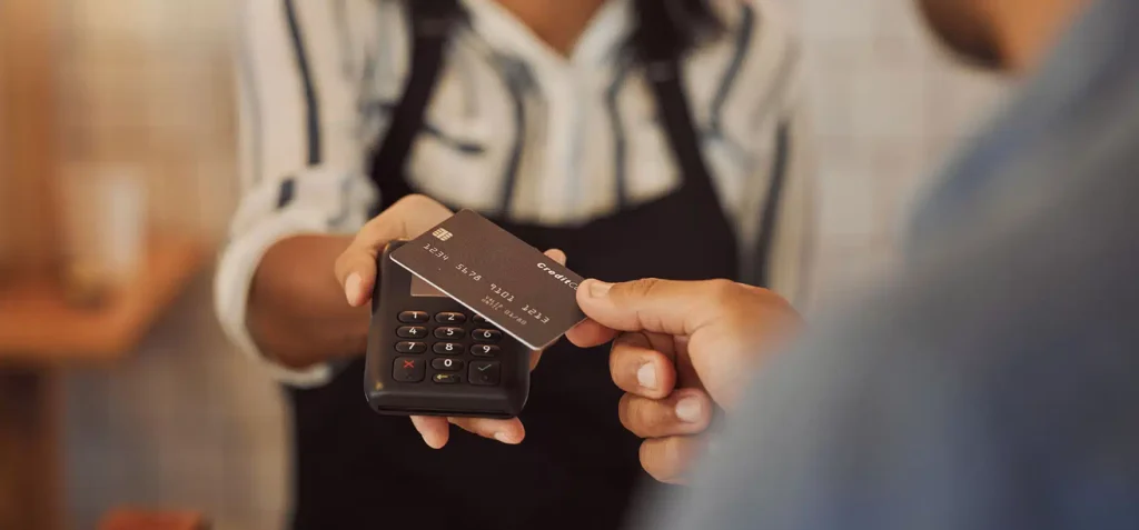 Cresce a Busca por Crediário Frente à Crise do Cartão de Crédito