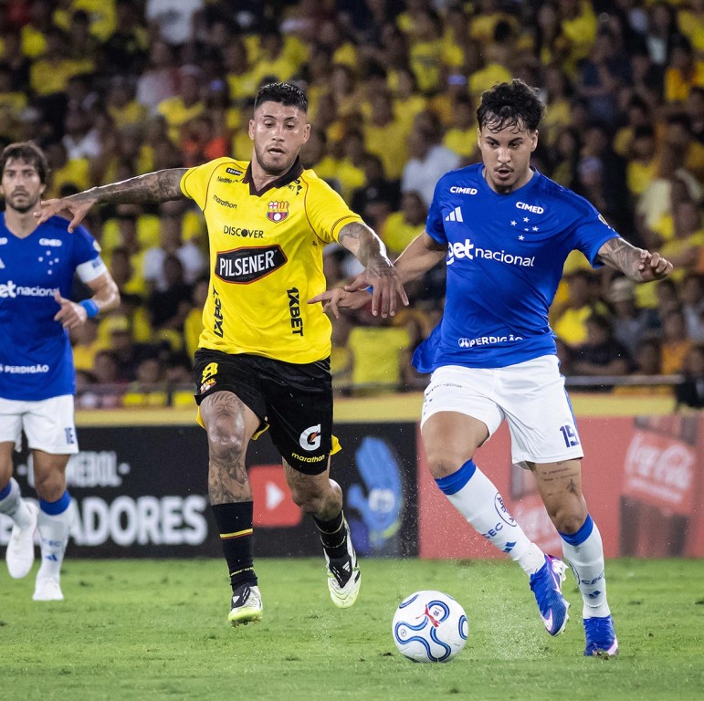 Cruzeiro Inicia Libertadores com Vitória: 1 a 0 Sobre o Barcelona de Guayaquil Cruzeiro Inicia Libertadores com Vitória: 1 a 0 Sobre o Barcelona de Guayaquil