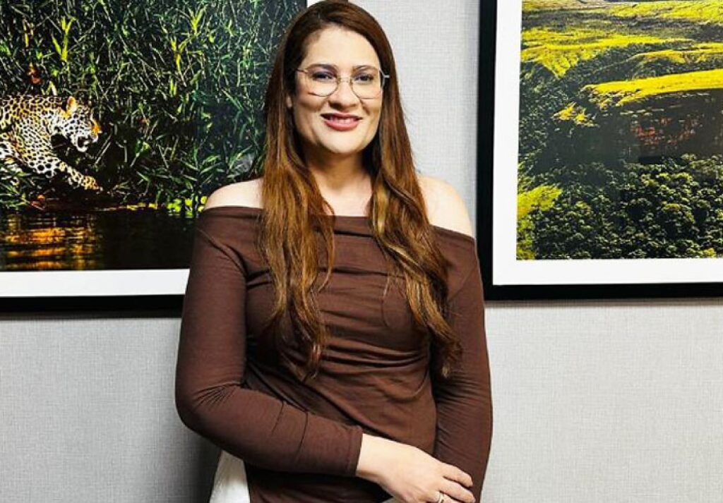 Flávia Emanuelle Assume Educação em Mato Grosso: Uma Nova Era com Mulheres no Primeiro Escalão Flávia Emanuelle Assume Educação em Mato Grosso: Uma Nova Era com Mulheres no Primeiro Escalão