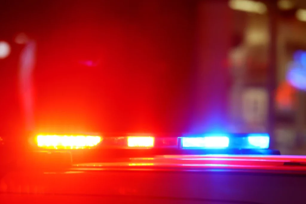 Homem é Procurado Após Agressão com Martelo em Juara - Uma História de Ciúmes e Violência