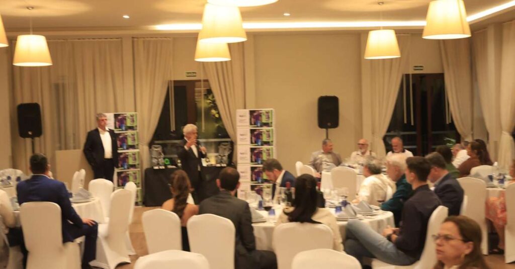 Inovação no Agronegócio: AçaíBot do Pará Recebe Prêmio Nacional em Tecnologia Agrícola Inovação no Agronegócio: AçaíBot do Pará Recebe Prêmio Nacional em Tecnologia Agrícola