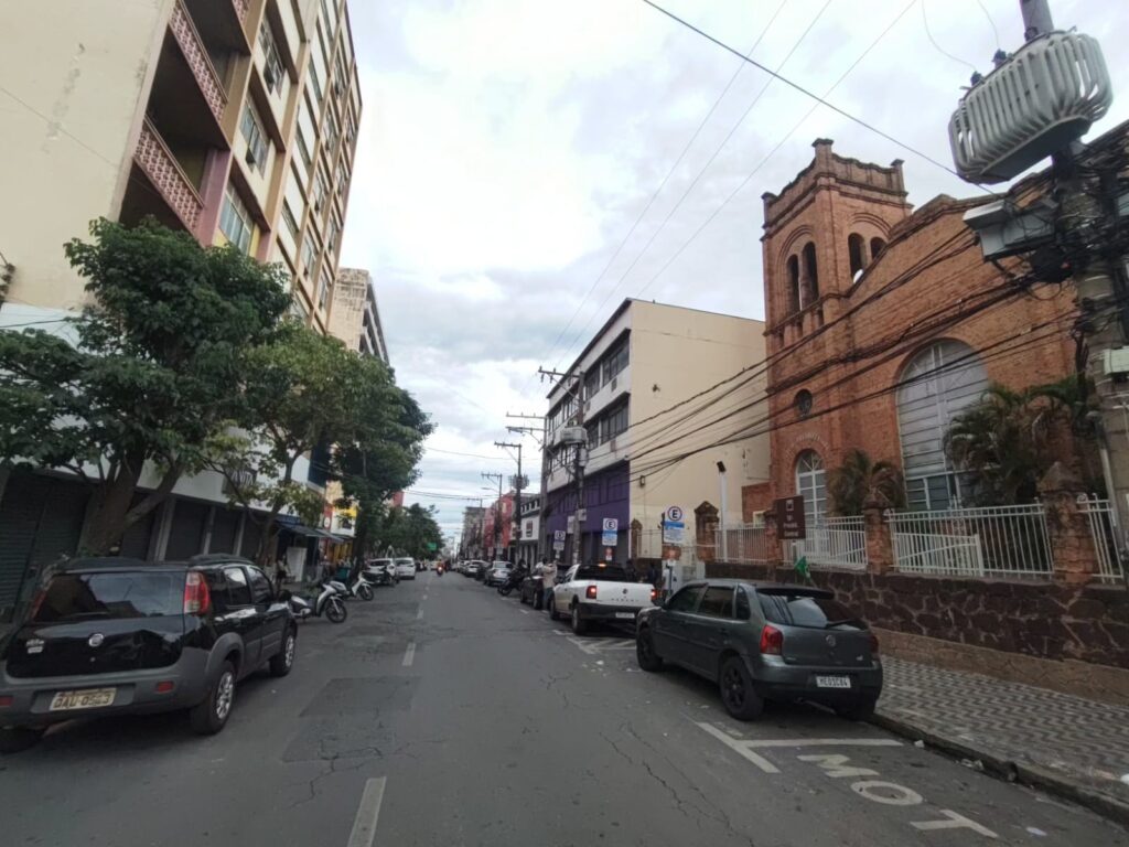 Interdições em Cuiabá: Obras de Drenagem Transformam o Trânsito neste Fim de Semana