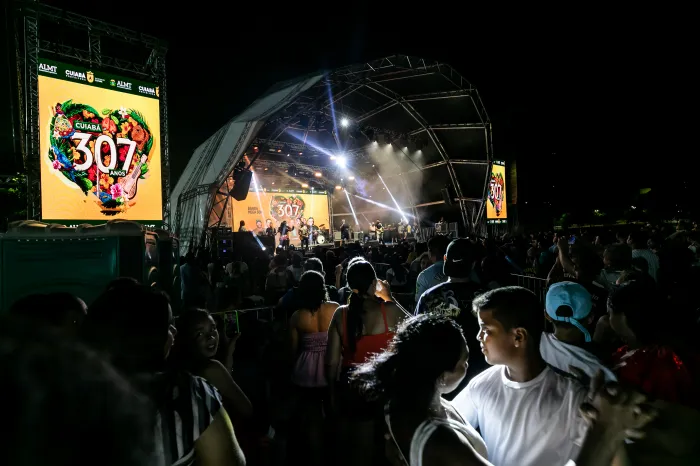 Lambadão Encanta Cuiabá em Comemorações de 307 Anos de História Lambadão Encanta Cuiabá em Comemorações de 307 Anos de História