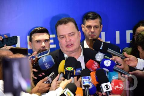 Max Russi Responde a Abílio e Ironiza Buracos em Cuiabá Max Russi Responde a Abílio e Ironiza Buracos em Cuiabá