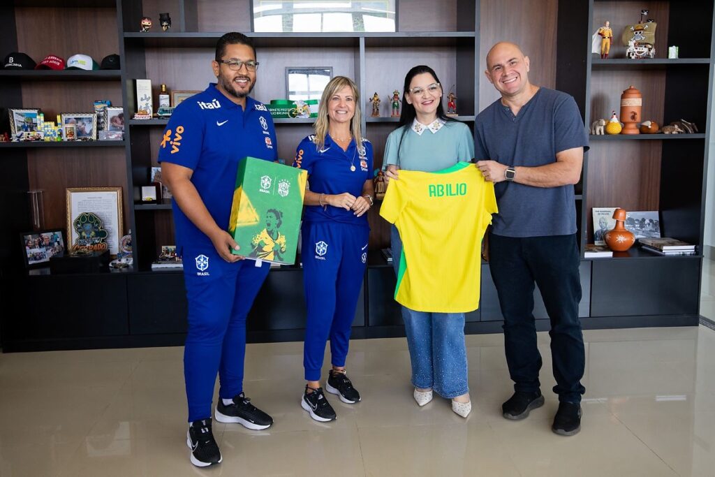Prefeito de Cuiabá Recebe Comitiva da CBF e Reforça Apoio ao Futebol Feminino