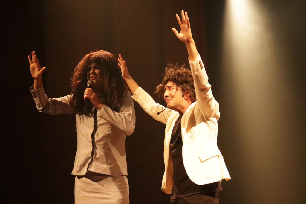 ‘Segredos de Liquidificador’: Espetáculo Icônico Retorna a Cuiabá para Comemorar 20 Anos ‘Segredos de Liquidificador’: Espetáculo Icônico Retorna a Cuiabá para Comemorar 20 Anos