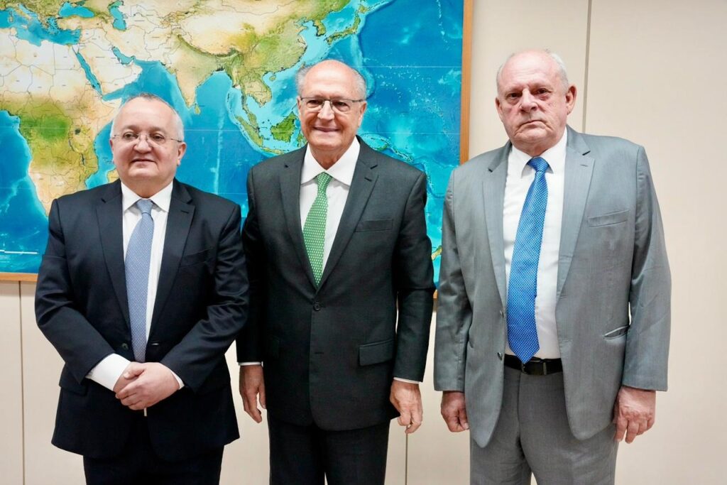 Taques e Alckmin se Reúnem para Fortalecer Pré-Candidatura ao Senado