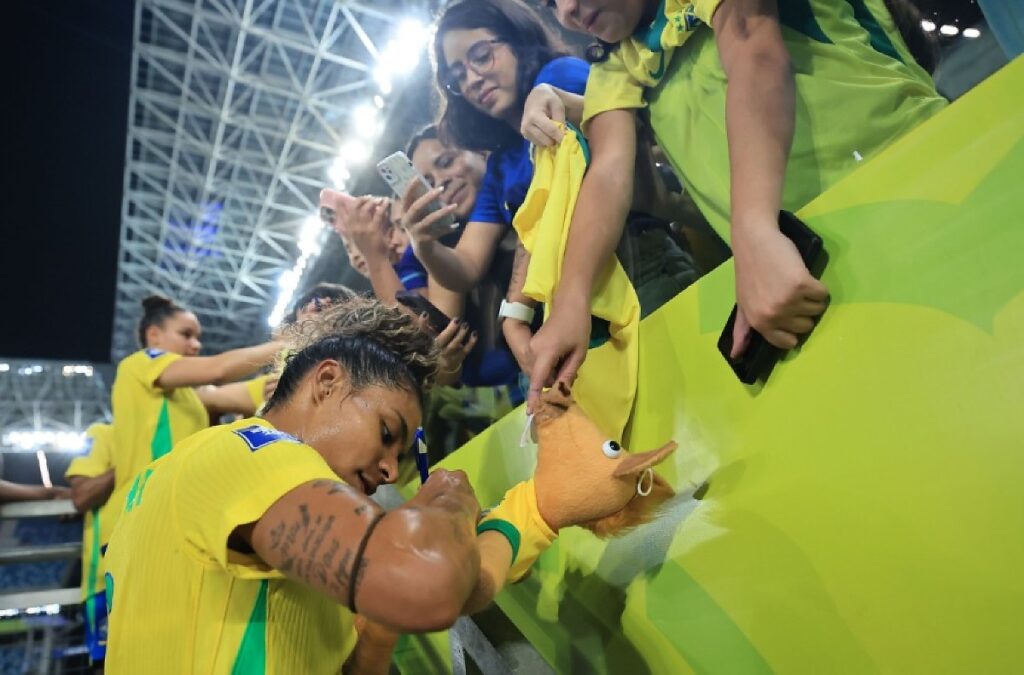 Torcida Vai à Loucura: Fifa Series em Cuiabá e a Celebração do Futebol Feminino Torcida Vai à Loucura: Fifa Series em Cuiabá e a Celebração do Futebol Feminino