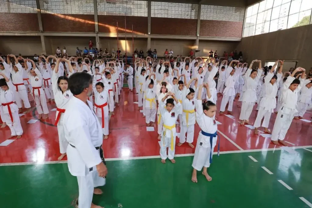 Competição Escolar em Cuiabá: Jogos Estudantis Reúnem 3 Mil Atletas e Mais de 100 Escolas