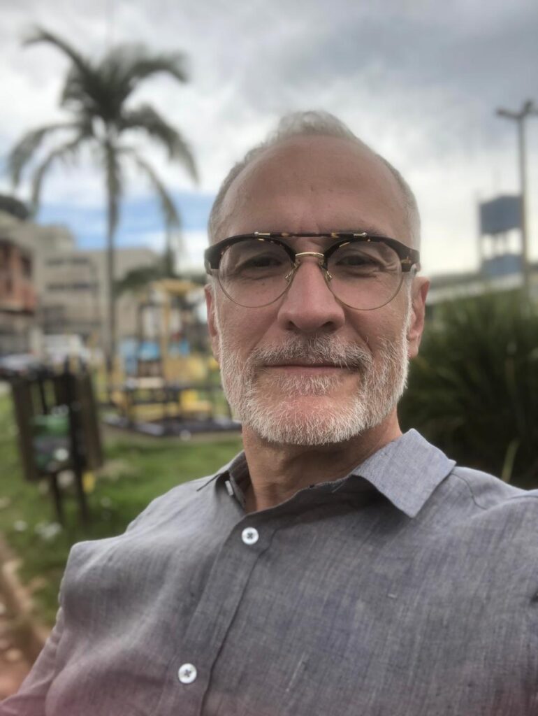 Dr. Flavio Amorim Assume Secretaria de Saúde com Foco na Eficiência e Redução de Filas