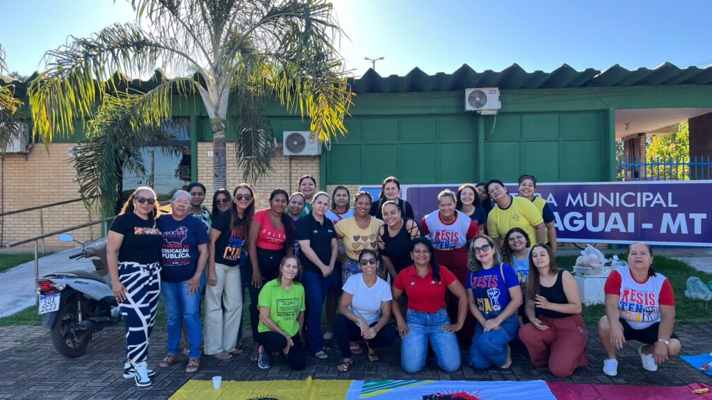 Protesto de Professores em Alto Paraguai por Cumprimento do Piso Salarial