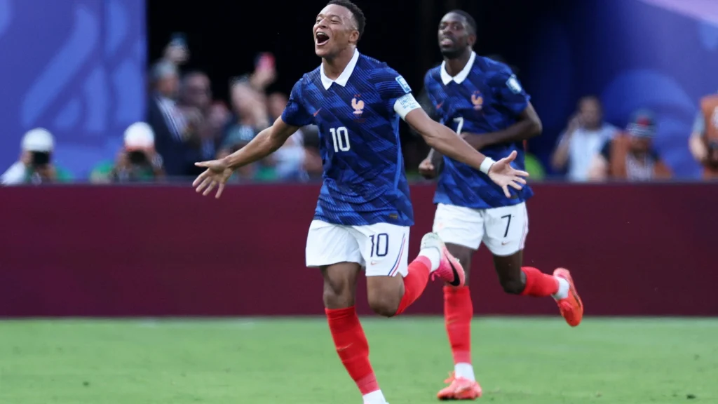 Mbappé se torna maior artilheiro em mata-matas da Copa com 10 gols históricos Mbappé se torna maior artilheiro em mata-matas da Copa com 10 gols históricos