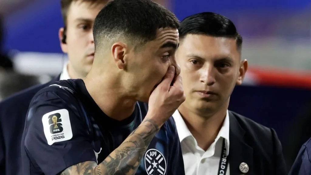Protocolo Vini Jr.: Paraguai tem primeiro jogador expulso na Copa do Mundo 2026 por nova regra Protocolo Vini Jr.: Paraguai tem primeiro jogador expulso na Copa do Mundo 2026 por nova regra