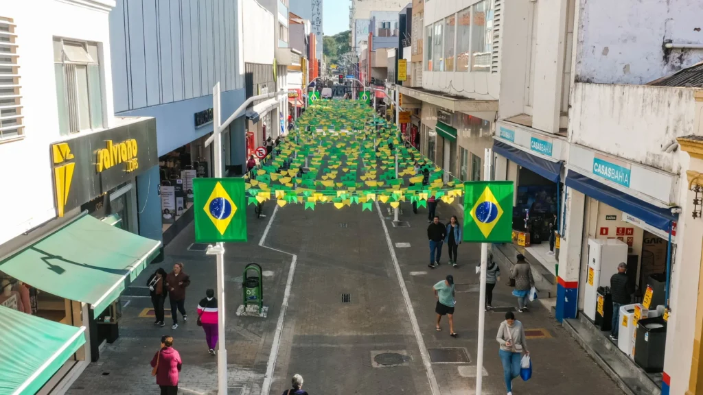 Centro de Jundiaí se transforma com decoração verde e amarela para a Copa do Mundo 2026 Centro de Jundiaí se transforma com decoração verde e amarela para a Copa do Mundo 2026