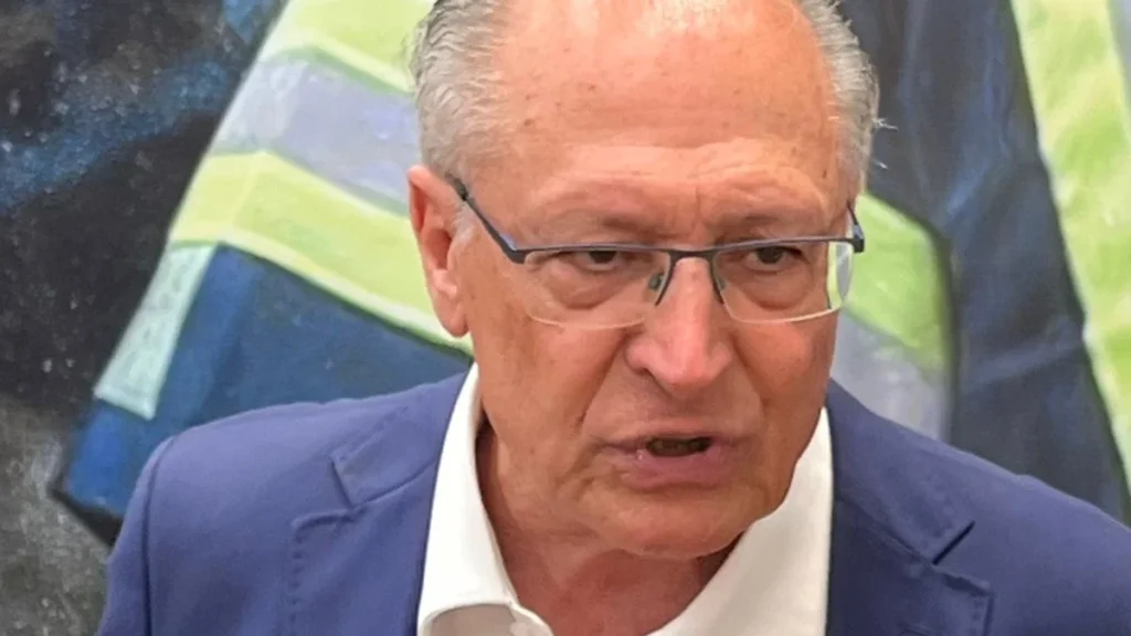 Mato Grosso Avança com Ferrovia Senador Vicente Vuolo: Motor da Nova Economia Brasileira Mato Grosso Avança com Ferrovia Senador Vicente Vuolo: Motor da Nova Economia Brasileira