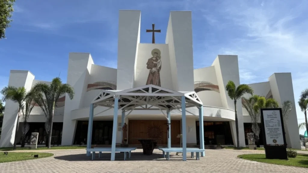 Prefeitura de Sinop amplia turismo religioso com roteiro de artes sacras em igrejas históricas