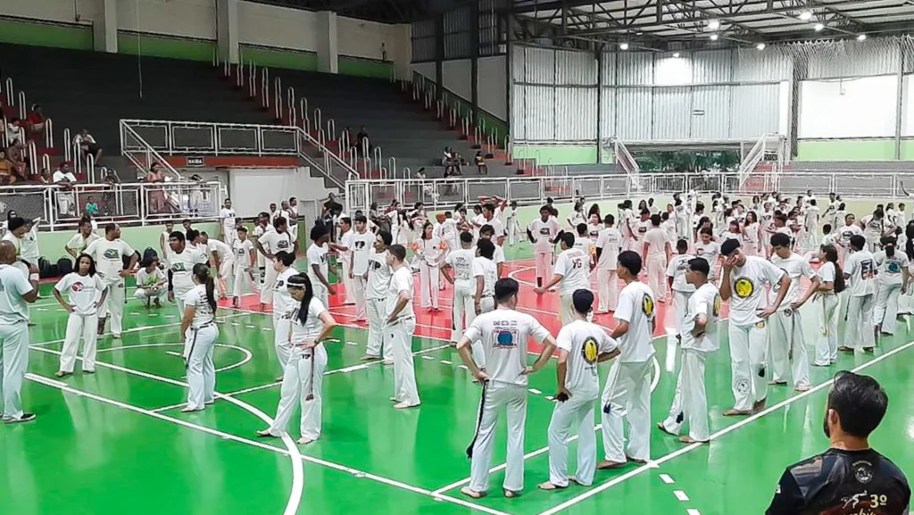 1º Encontro de Capoeira em Várzea Grande reúne 500 participantes e fortalece cultura local 1º Encontro de Capoeira em Várzea Grande reúne 500 participantes e fortalece cultura local