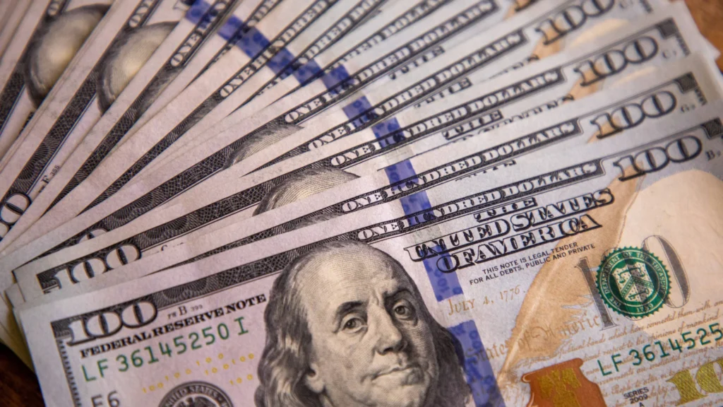 Brasil registra maior entrada de dólares no 1º semestre desde 2018 com impacto no câmbio
